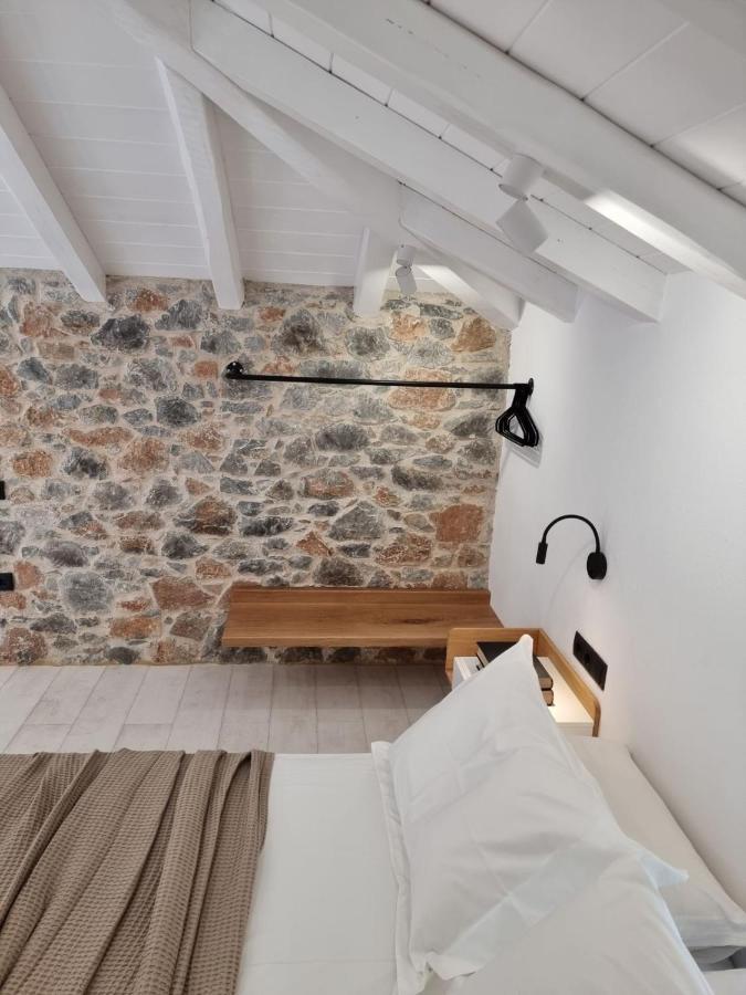 Stone Build Suite With Private Pool Kolios Екстер'єр фото