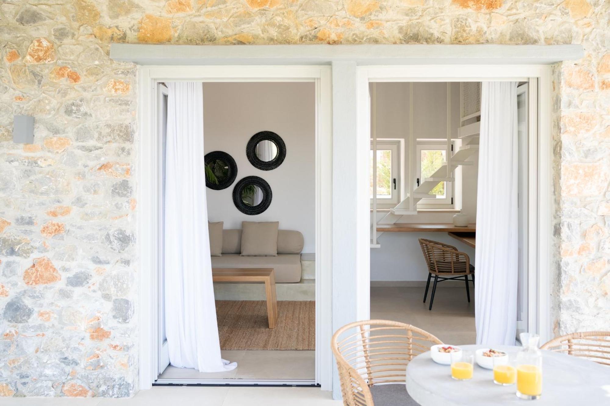 Stone Build Suite With Private Pool Kolios Екстер'єр фото